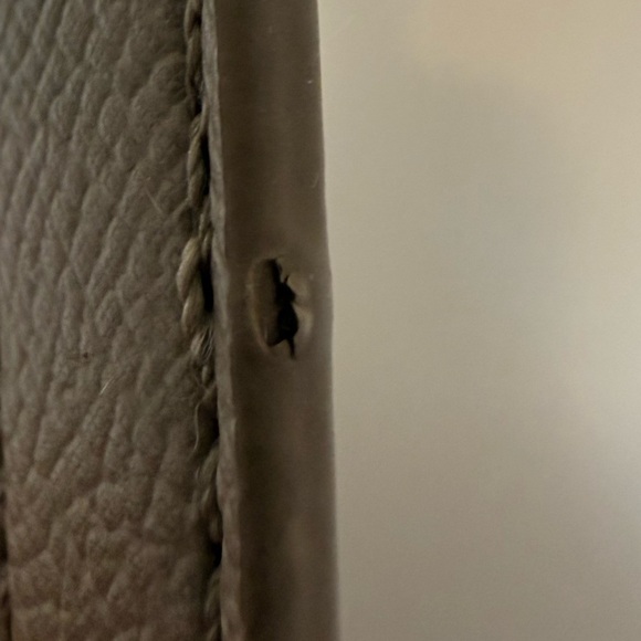 4/$20 Badgley Mischka NWOT cross body purse with logo bow detail - Picture 6 of 13